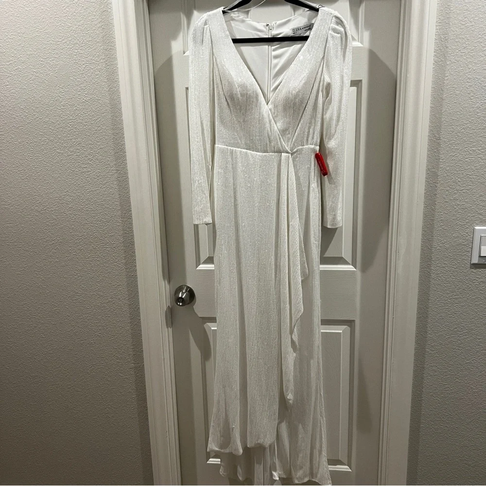 Mac Duggal Ieena White Sequined Faux Wrap Long Sleeve Gown Size 4 - Picture 4 of 16